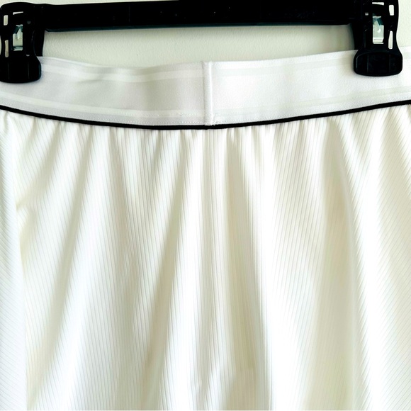 Nike white Tennis Skirt - Picture 3 of 11